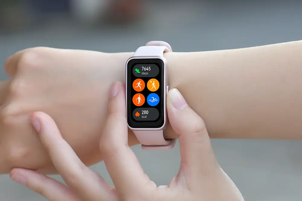 huawei band 9 pink kéz